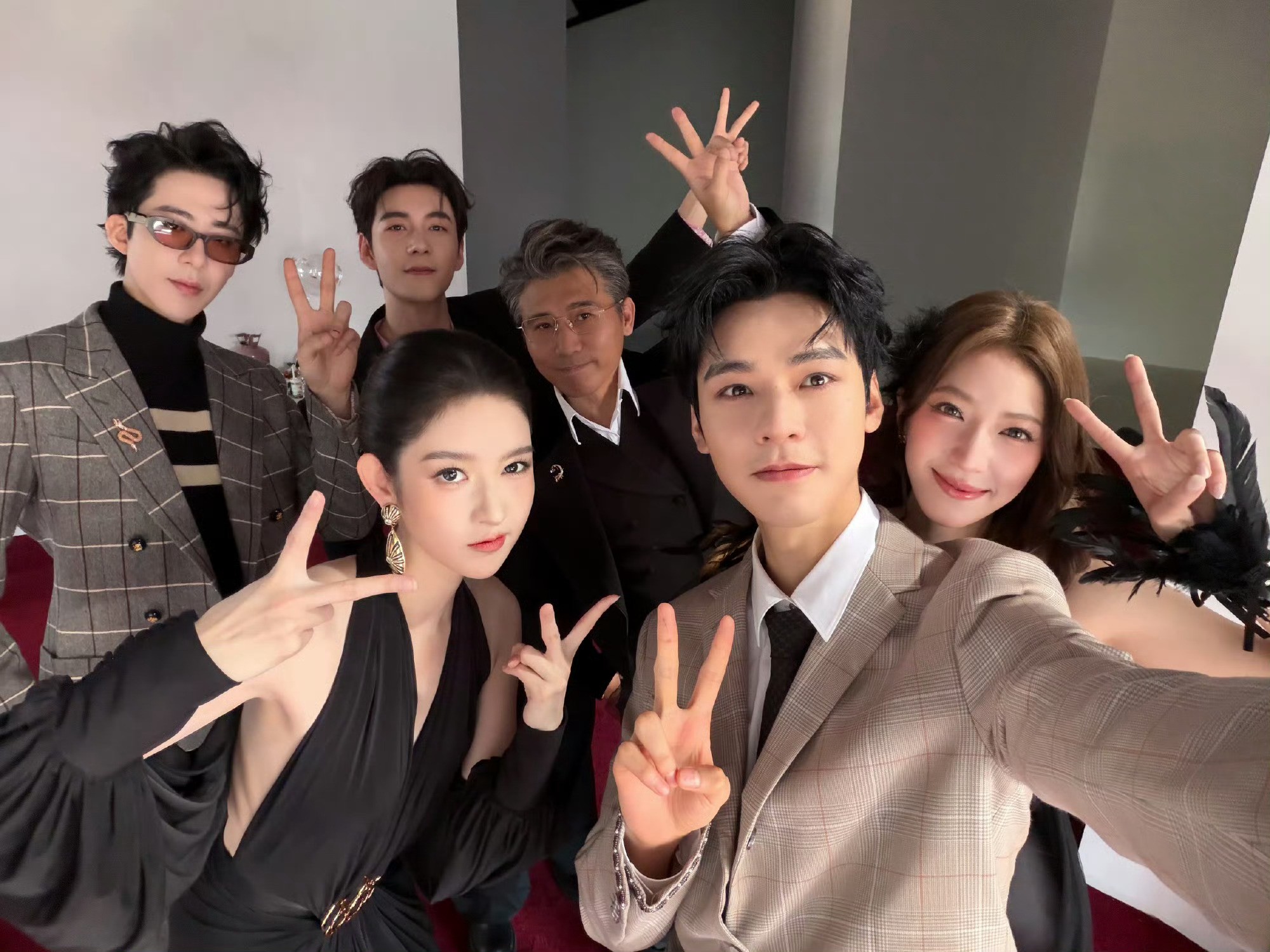 王玉雯晒地球超新鲜合照王玉雯晒地球超新鲜大合照王玉雯晒地球超新鲜大合照，好看，