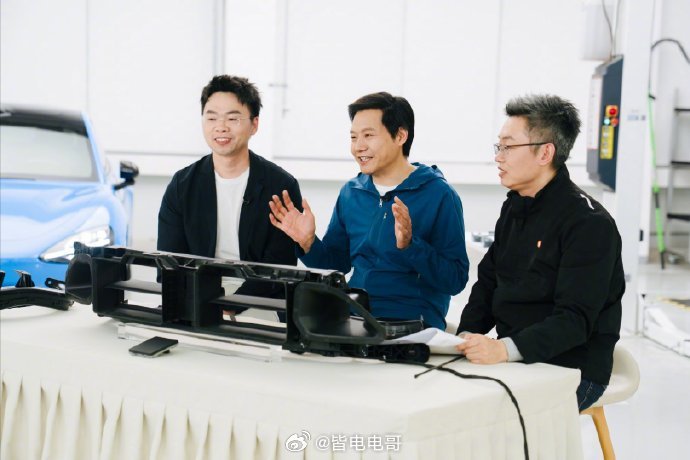 雷厂长昨晚的拆车直播大家有全程看完吗？直播之后雷总发了四千字的直播总结，这也太细