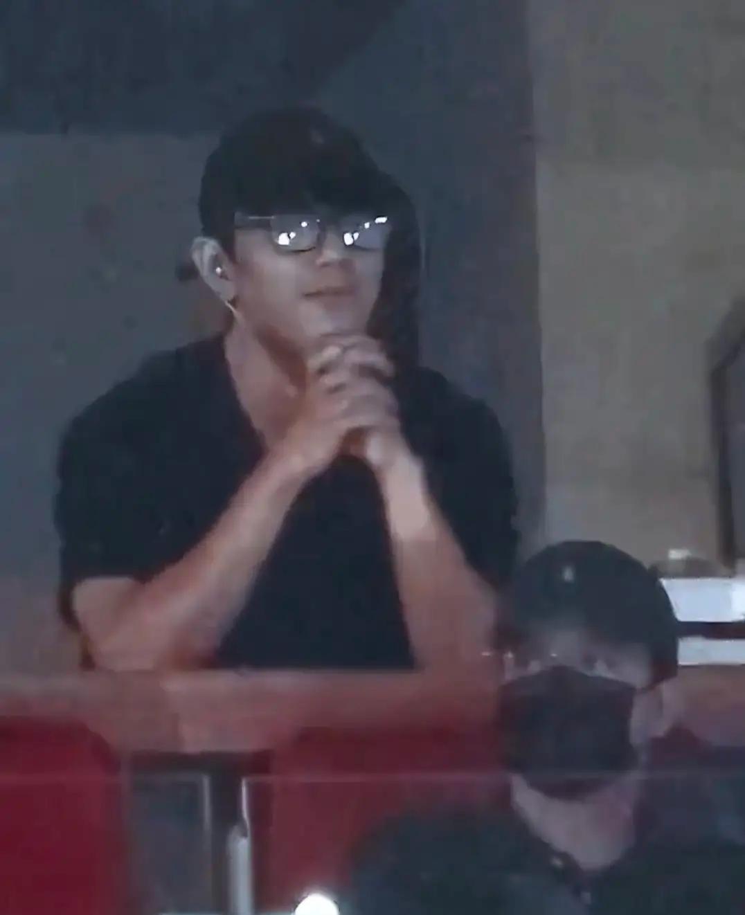 为什么李宇春圈内人缘那么好？

李宇春北京演唱会，直接变成大型圈内好友聚会。倪妮