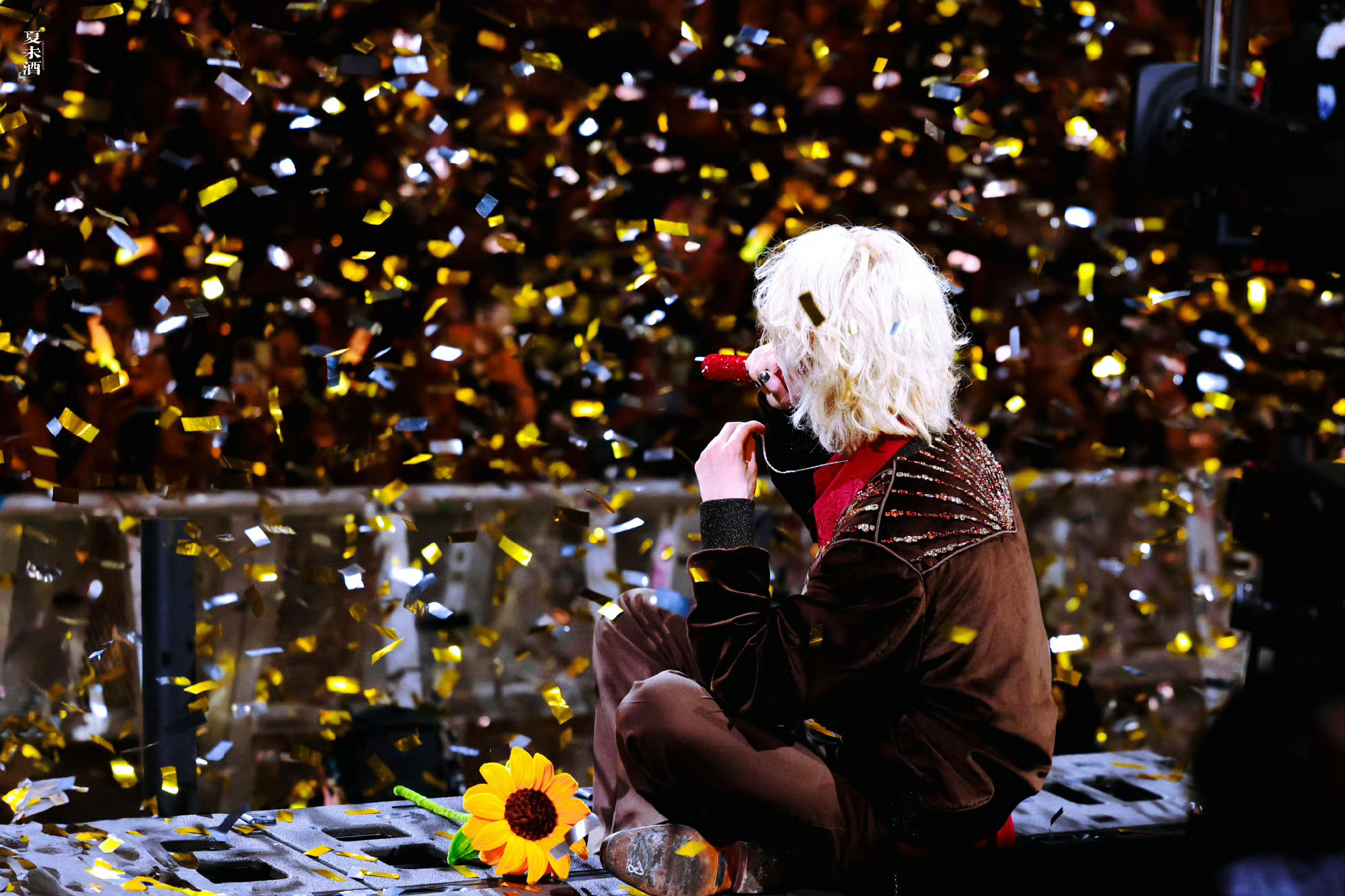 刚刚在晒太阳听鹿晗的歌慢慢来我相信可以的所有付出都会以百倍回馈给鹿晗去年出的歌都