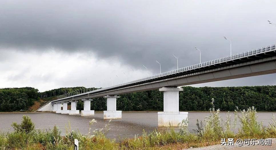 普京突然急了！中国在黑瞎子岛修口岸，基建向来拖沓的俄罗斯立刻立下军令状：黑瞎子岛