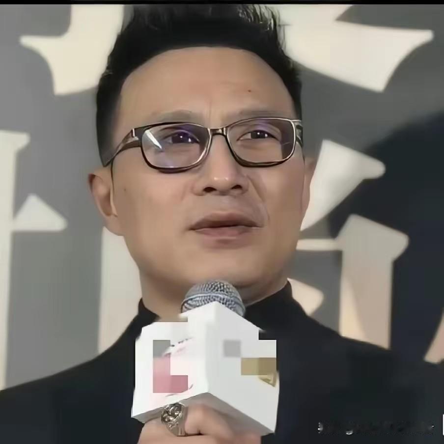 汪峰最担心的事发生了，

不是森林北，而是章子怡直接套现三亿股权，

当初他俩分