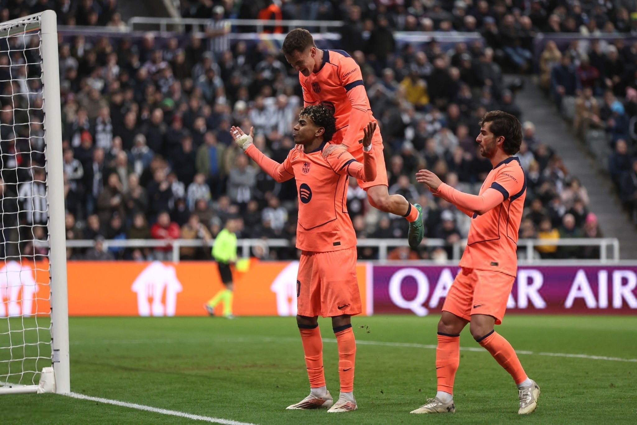 亚马尔对阵纽卡斯尔联队——• 1粒进球• 最后一分钟扳平比分• 23次传球• 2