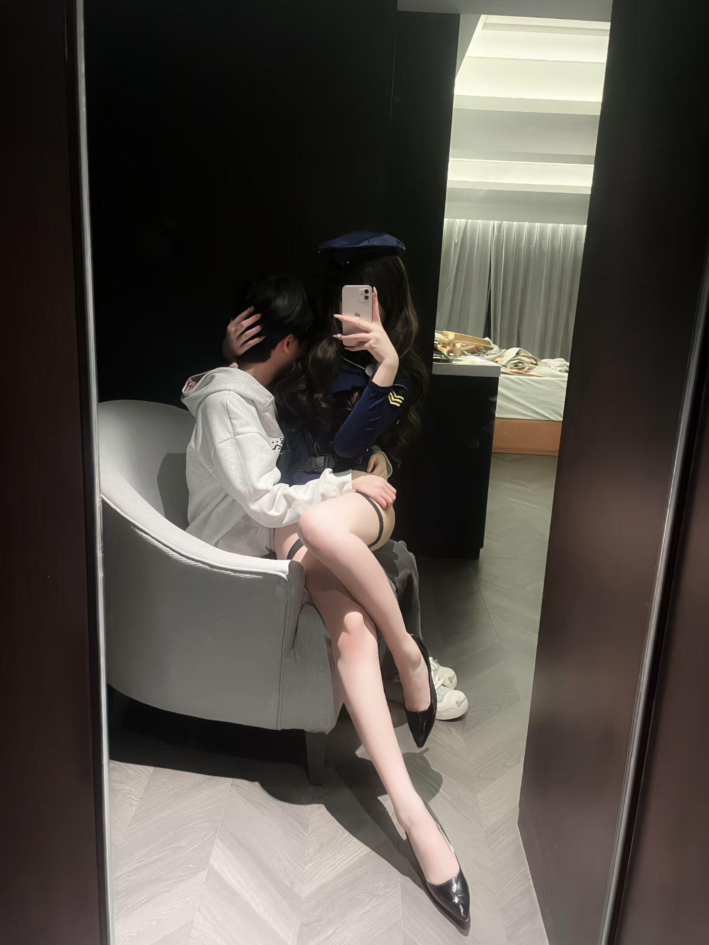 老婆的管教 我的荣耀 老婆的巴掌 我的印章 老婆的抓痕 我的勋章 老婆...