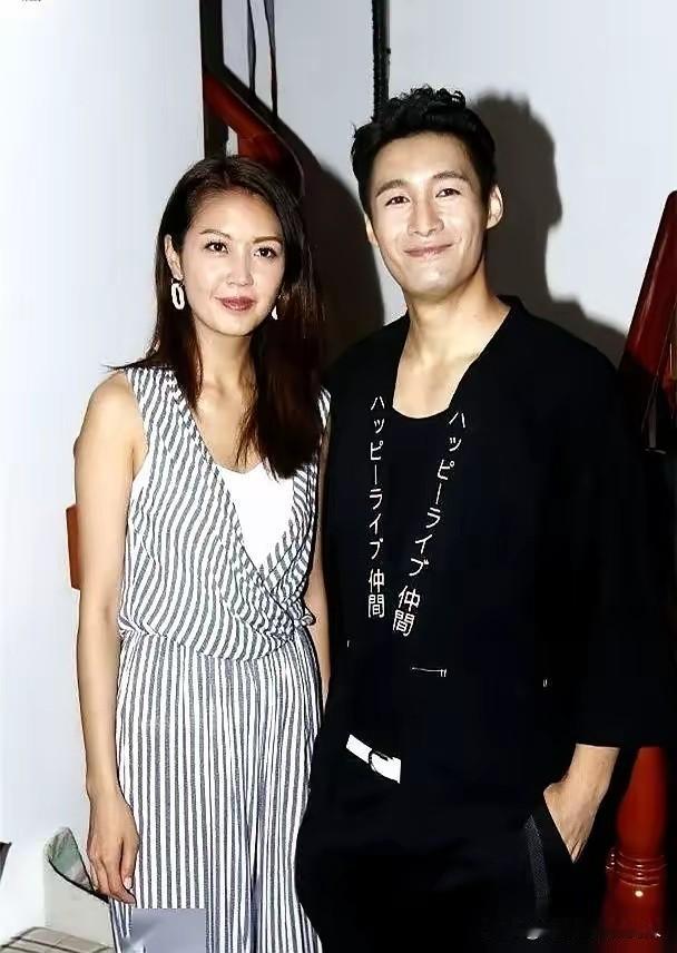 老实本分的男人就像一杯白开水，虽然健康但是没有味道，不吸引人。
男人就要像一杯烈