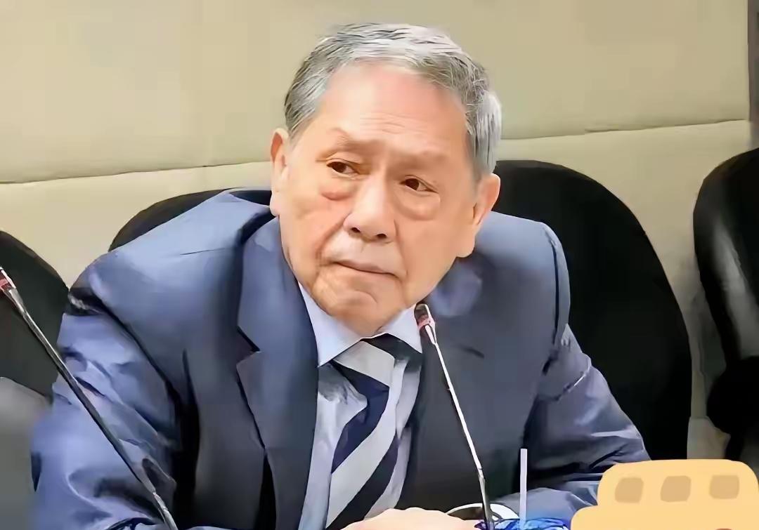 美军灰溜溜跑了！
5月1日，台湾退役中将帅化民爆出一个猛料：美菲联合军演，硬是被