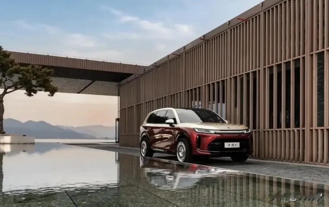 五菱直接放大招！华为技术全配齐，华境S一出，家用SUV直接被卷翻天！

五菱与华