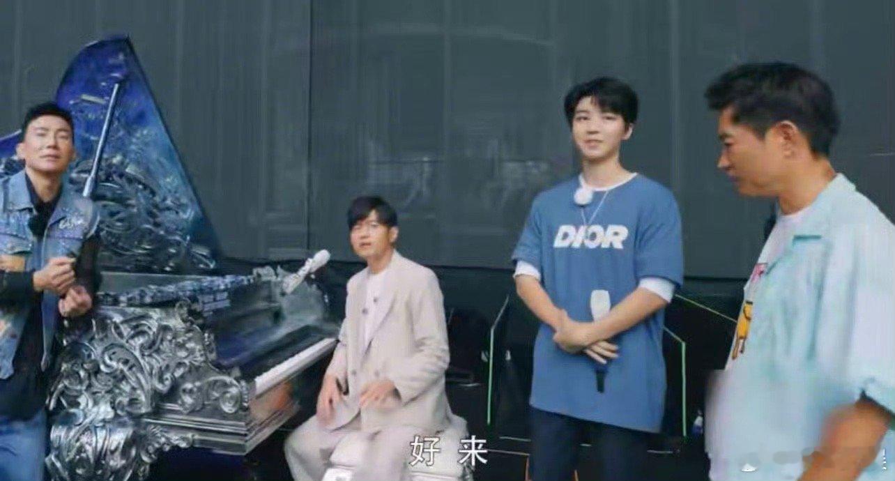 周游记有王俊凯啊[打call]好喜欢王俊凯周杰伦同框 ​​​