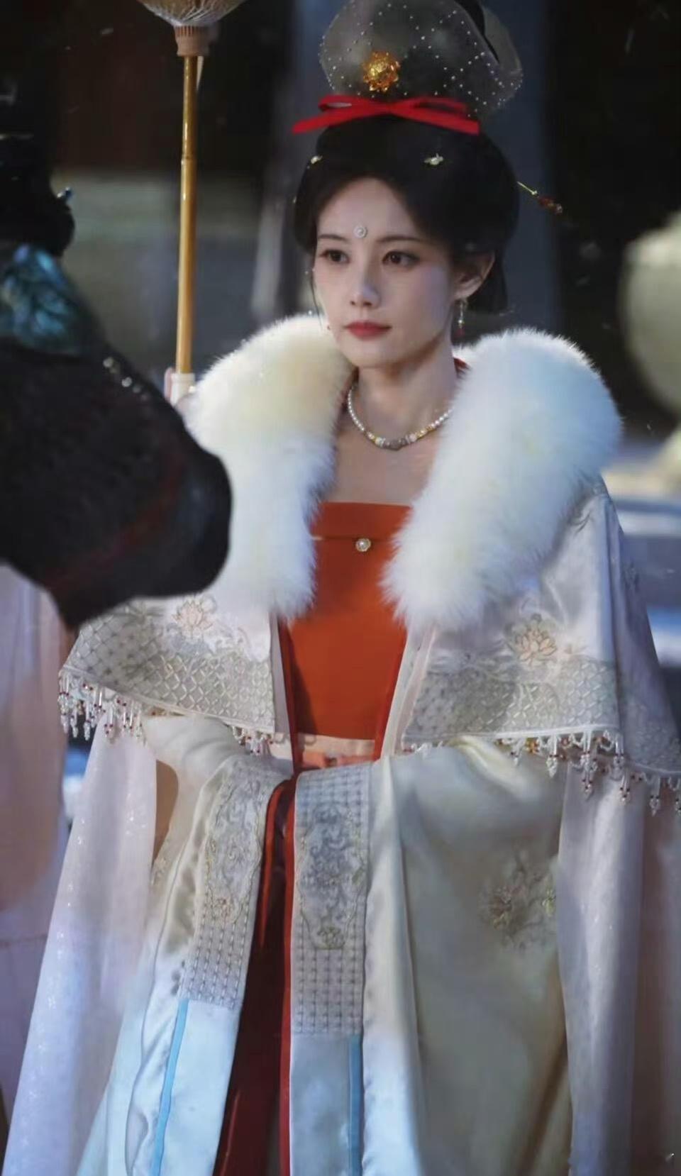 李一桐《金枝》陈雀儿路透，古言封面美人！ 