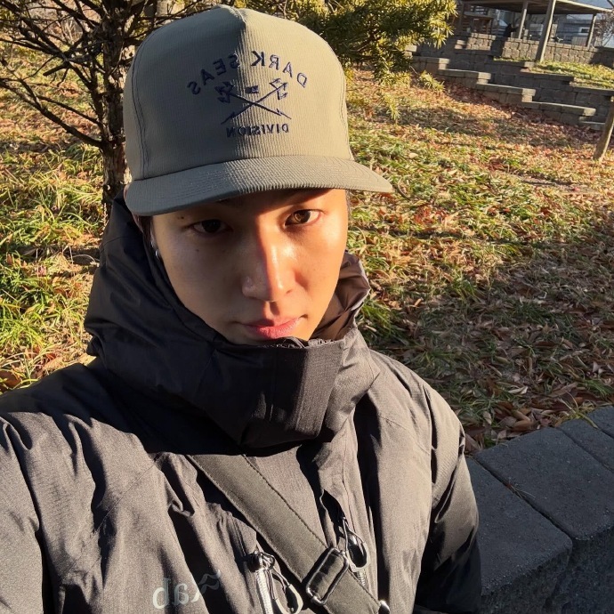 林在范 恋爱 粉丝曝林在范恋爱，称其跨年、情人节都是和对方一起过的，甚至泡泡订阅