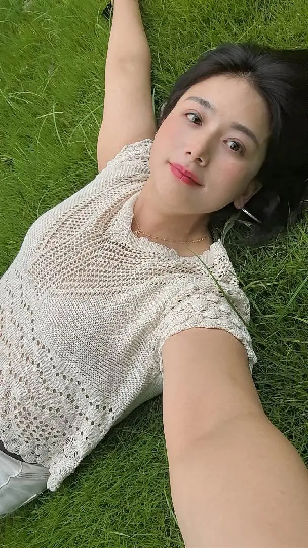 没必要和没必要的人说没必要的话，层次不同，微笑就好，思维不一样，尊重就好。