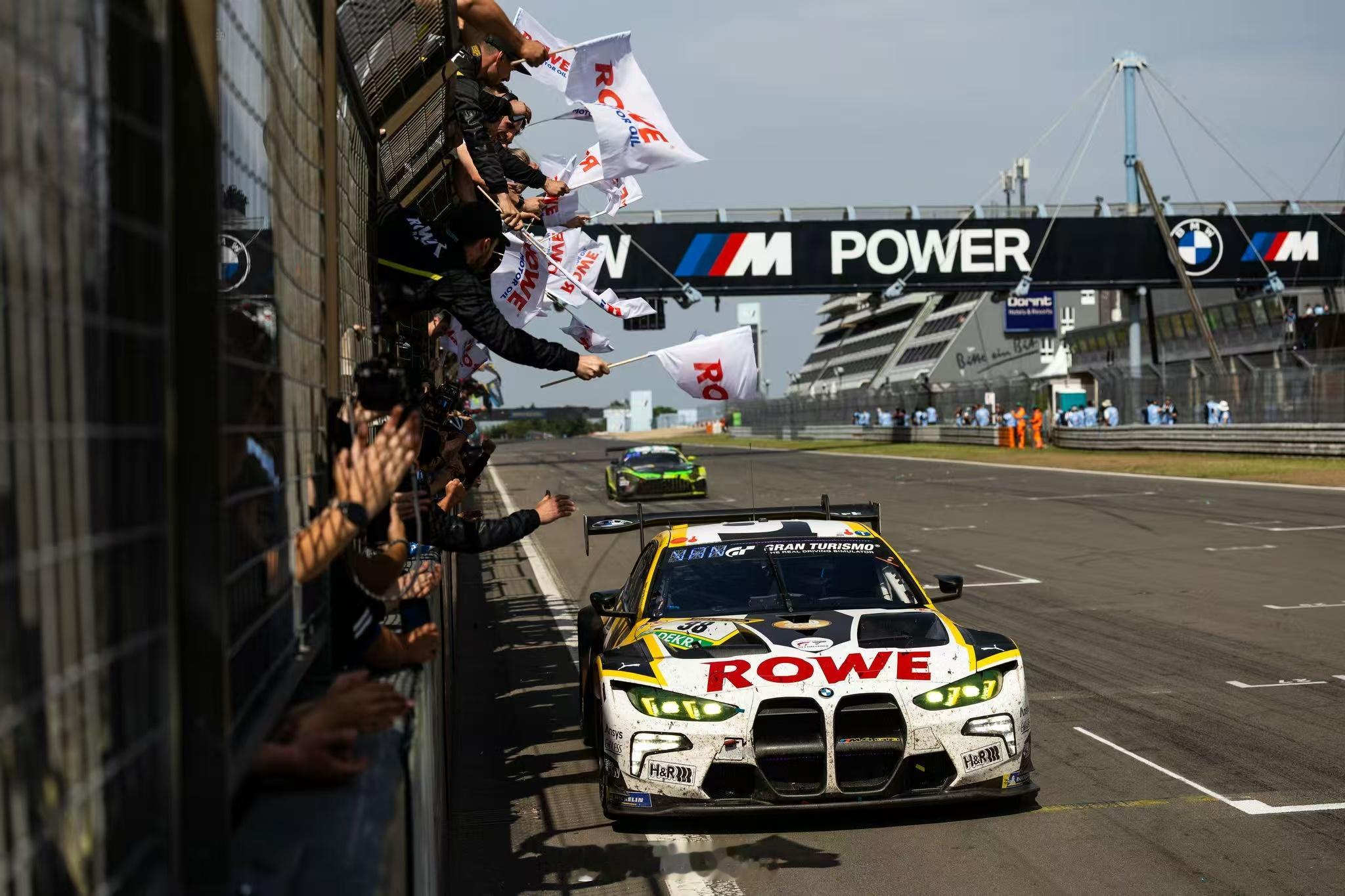 6月22日，BMW M4 GT3 EVO赛车在141圈竞争之后以1分17.810