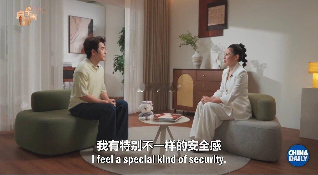 李佳琦谈国货出海中国非遗圈粉海外消费者 看李佳琦在《巴黎合伙人》中为国货出海奔波