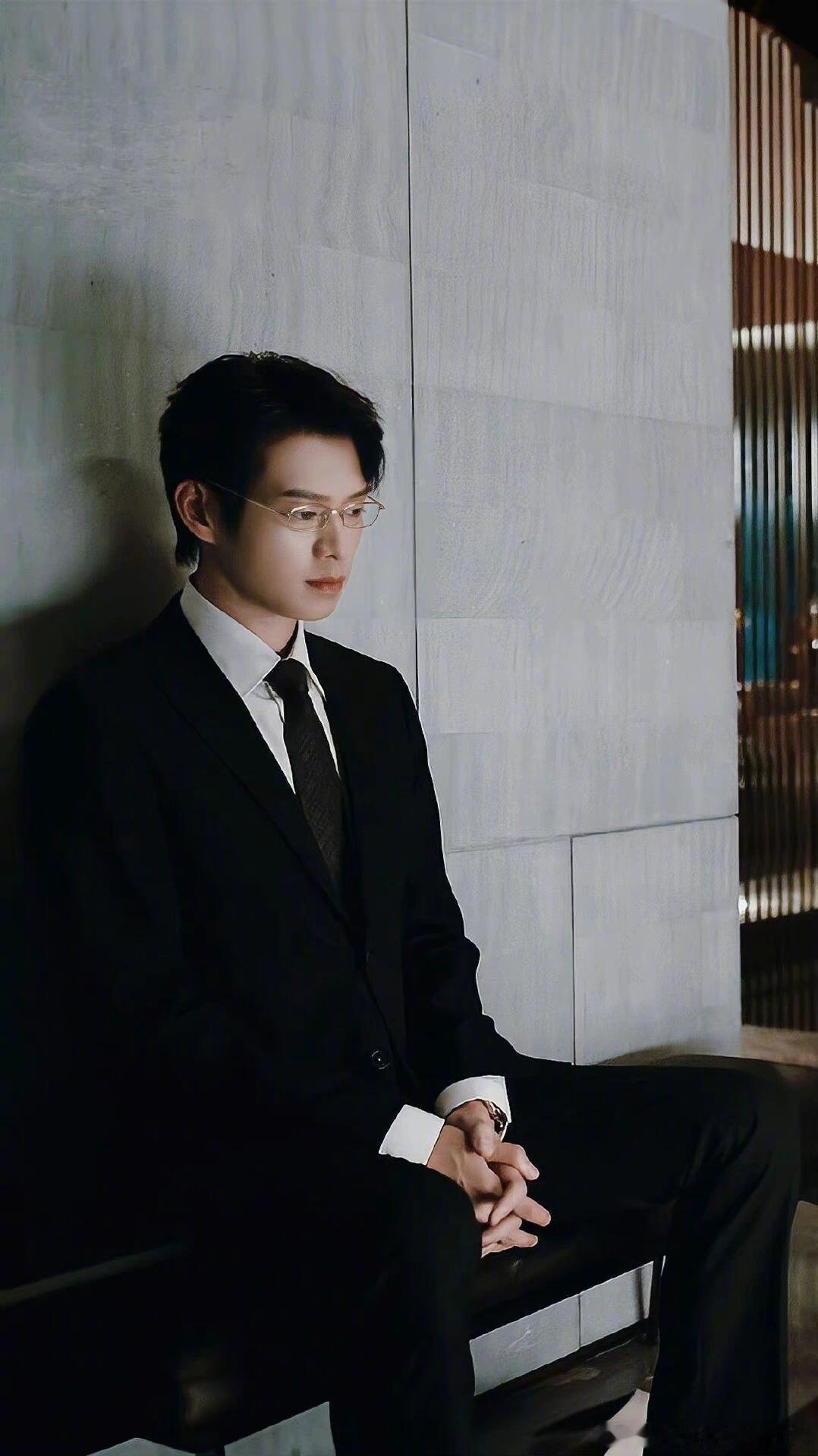 #魏大勋 臣退下了#回忆入坑名场面！玄关沉默30秒，一下子就戳中了我这个破看小说