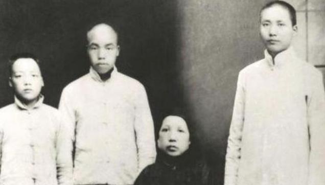 55年授衔时，毛主席流泪道：若泽覃还在，我们毛家可能会出个将军。1955年授衔时