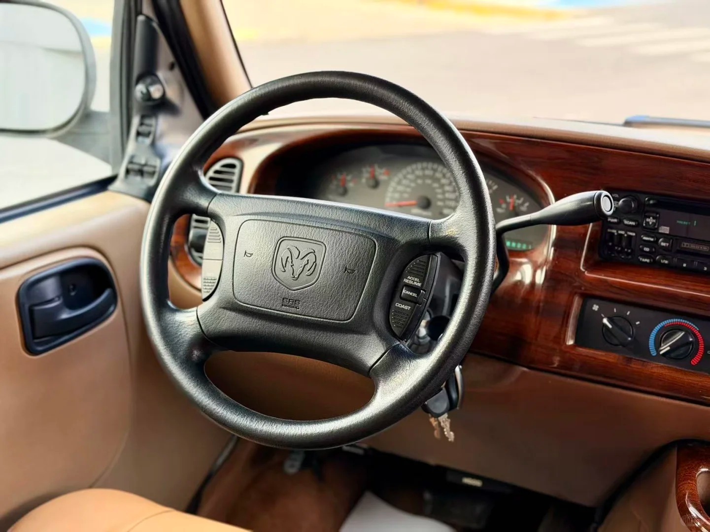 好车分享 国内最早的美系Van改商务车，就是这个了，小公羊1500，这玩意大约得