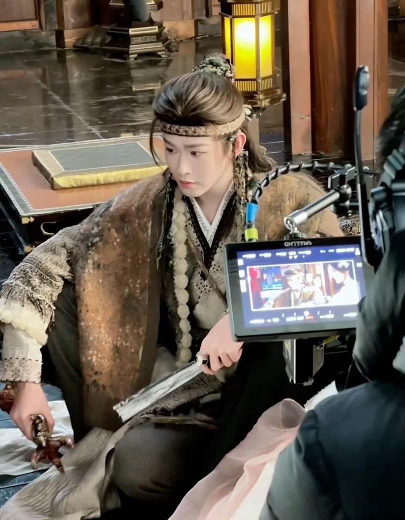 田嘉瑞超星动告白信箱 
To：田嘉瑞
    hi哥哥你笑起来真的好甜呀 不管是