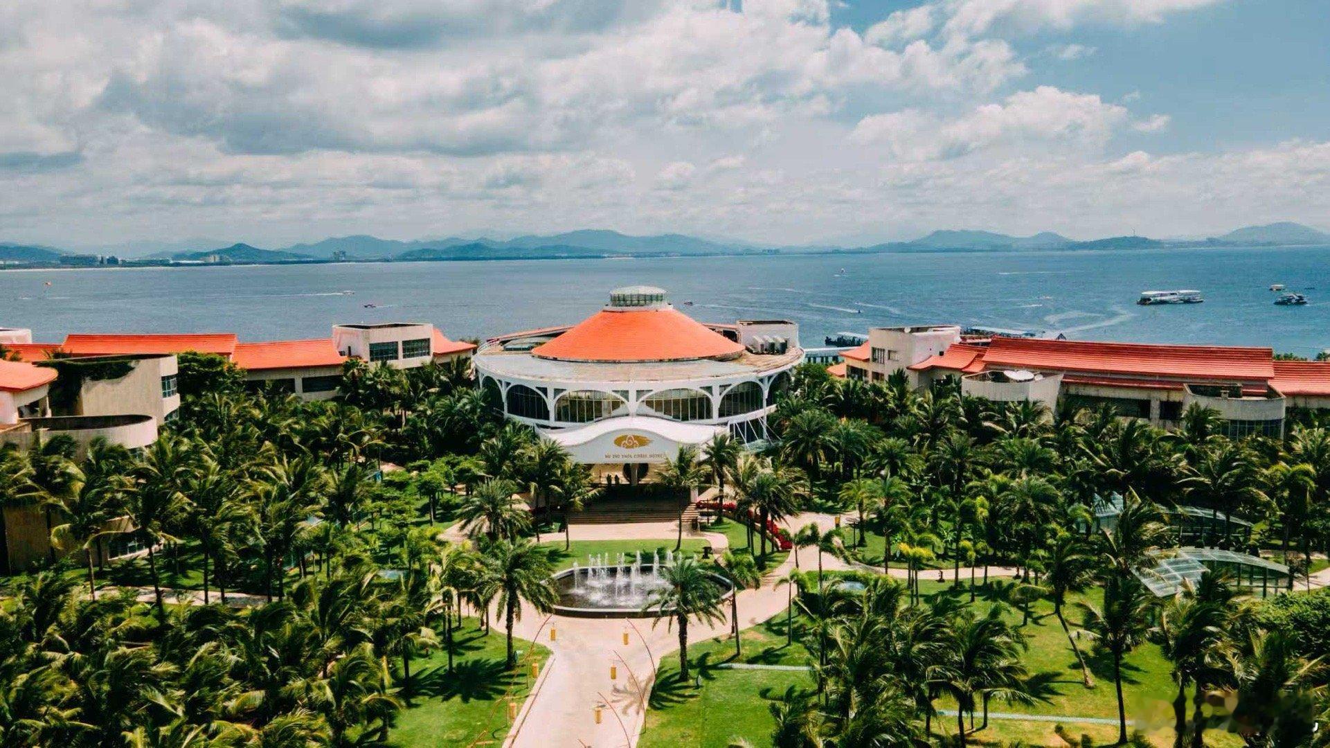 春节想一键切换到夏天，海南有个蜈支洲岛 ！🌊这里有超治愈的玻璃海，清澈又治愈，