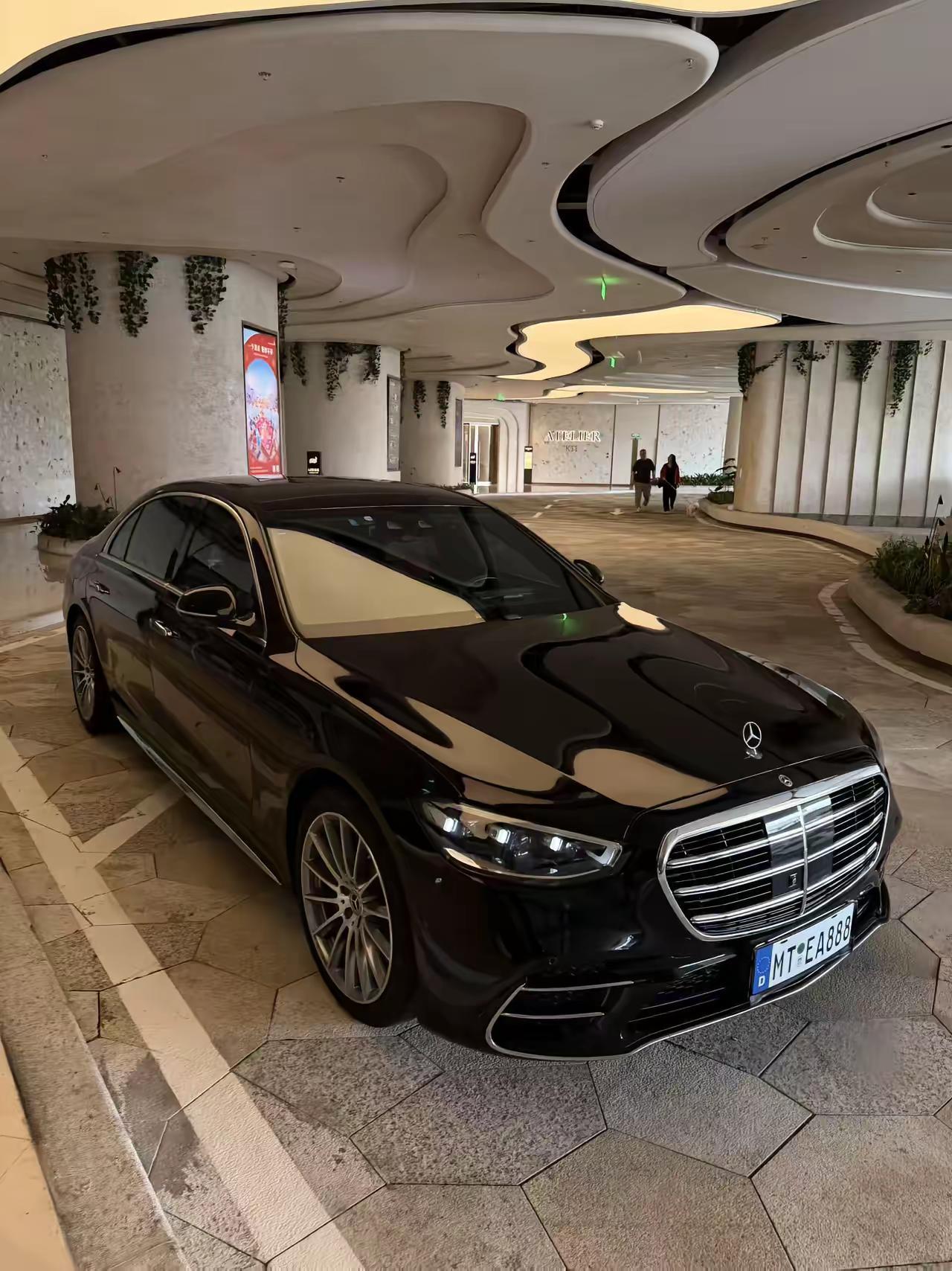 一台奔驰真的会给人带来无限自信吗