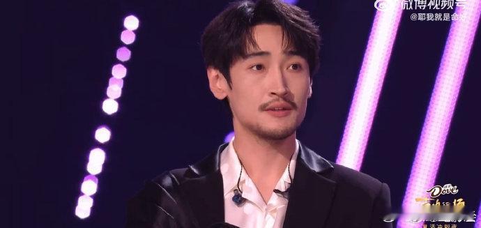 芒果辩论赛上新了声鸣远扬 哇塞，芒果这音综辩论赛太有料！夏哲轩没打动乐评人引发辩