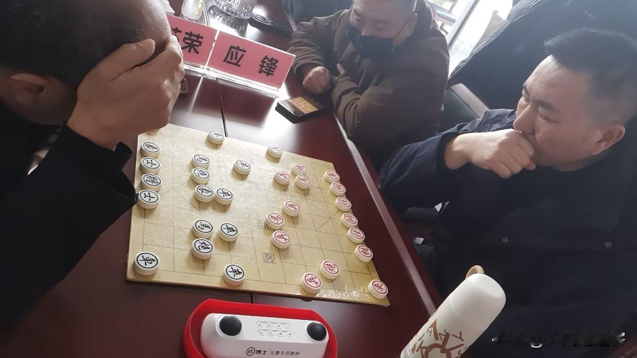 长治市“青花杯”王中王象棋名手邀请赛
 
楚河汉界聚群英，上党棋坛论英雄。
为弘