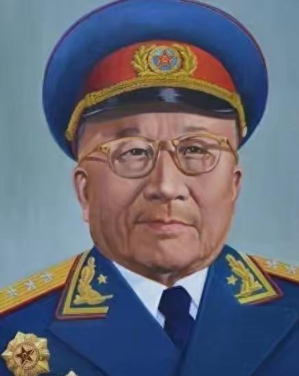 1949年，萧华被任命为广西省委书记，就在他准备上任时，毛主席却给华中局发报：“