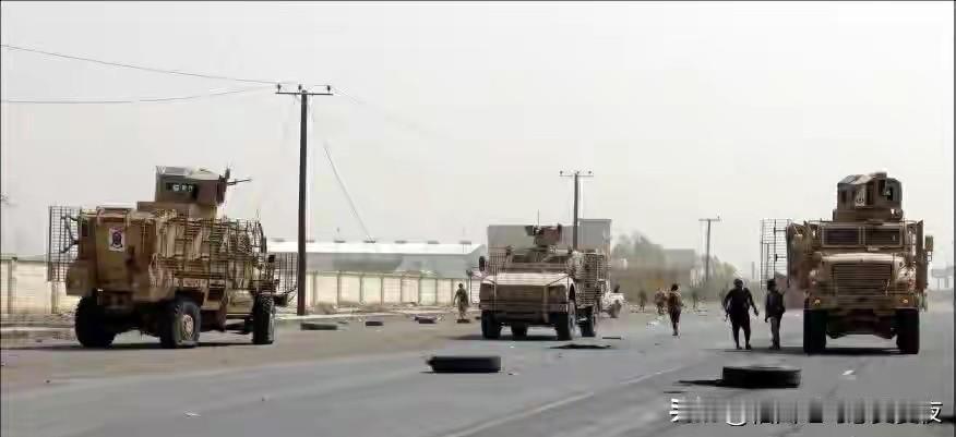 突发！沙特不宣而战猛烈轰炸，多款战机连续发射炸弹打破中东平静