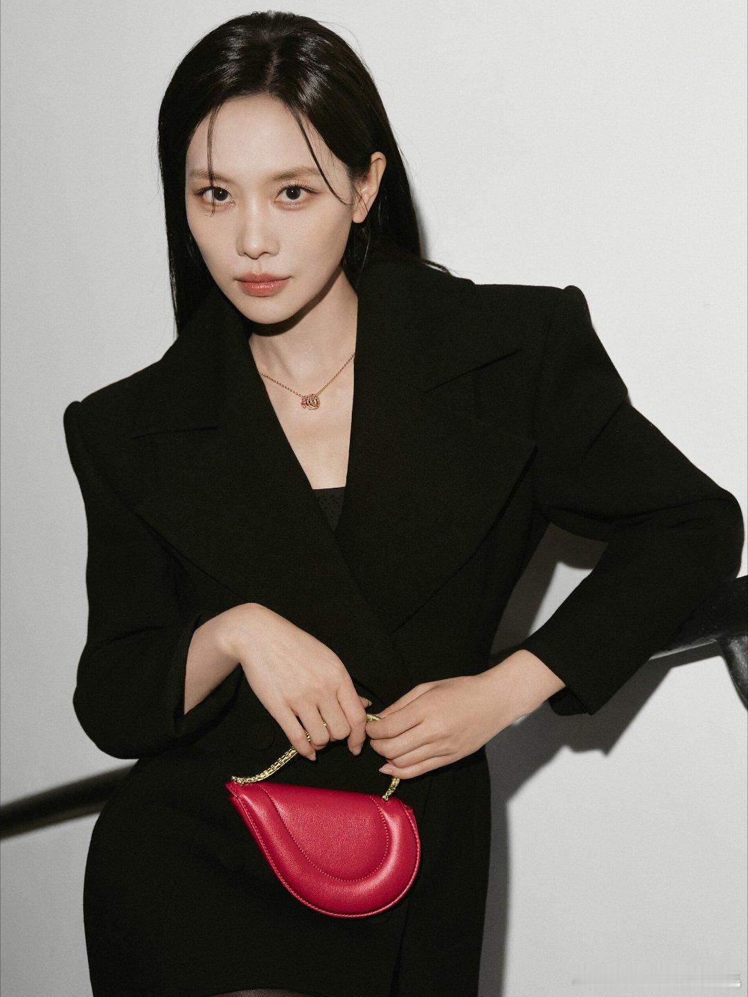 BVLGARI宝格丽跃马迎春宣传大片女星阵容也很强✨赵露思、秦海璐、胡杏儿、马思