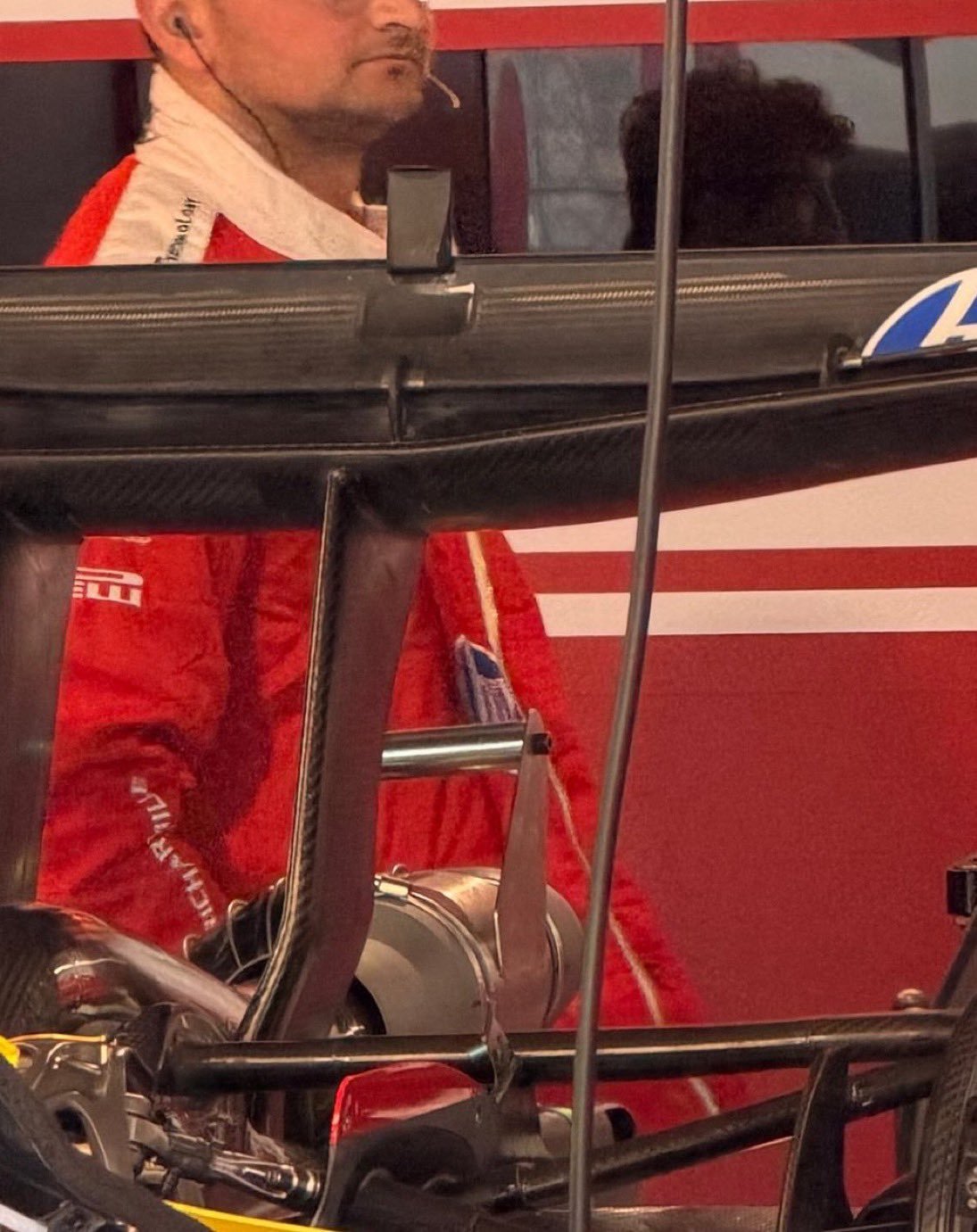 最新版的Macarena尾翼，已经安装在了法拉利车队的赛车上，明天FP1就能看见