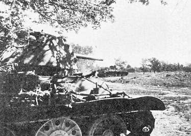 集结中的T34集群，隶属第29坦克军，摄于普罗霍罗夫卡附近，1943年7月11日