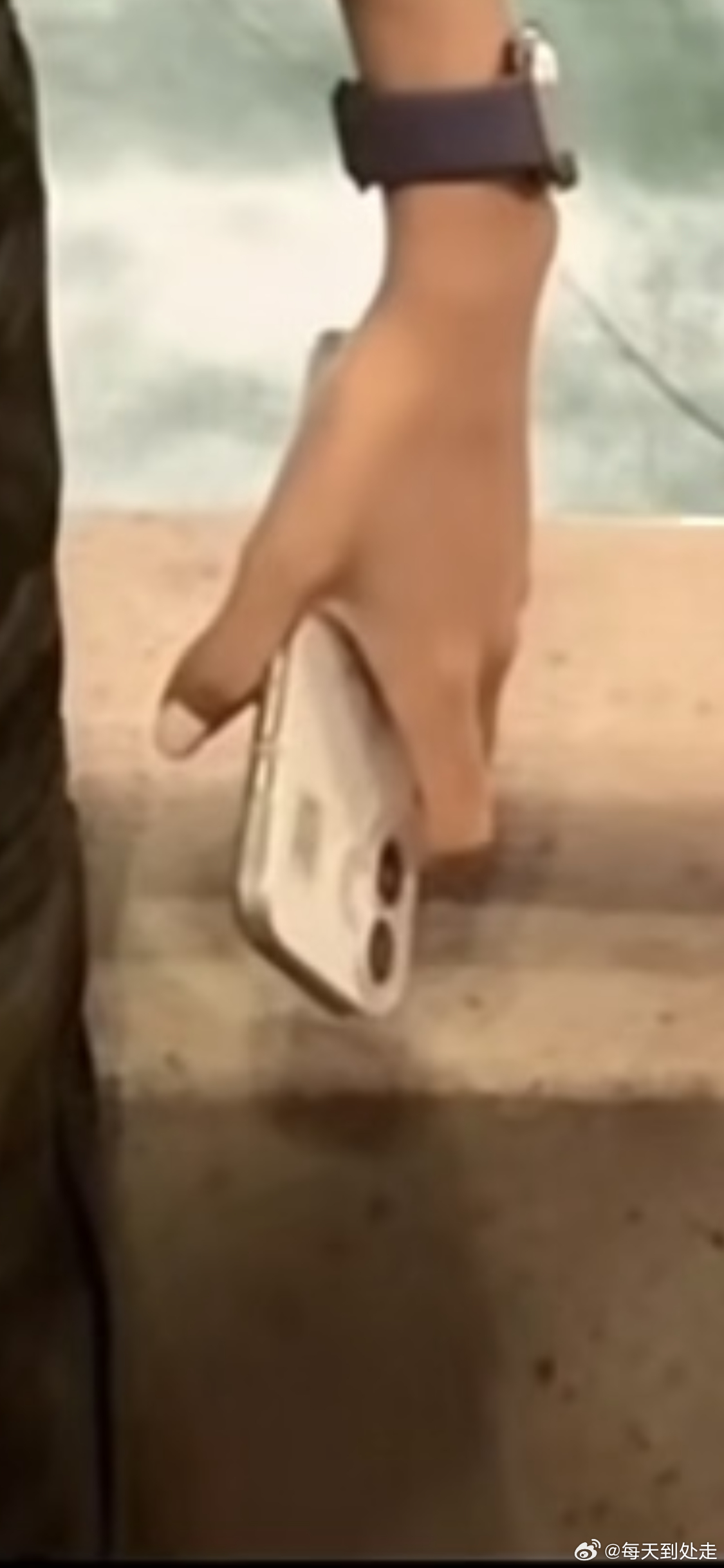 你没看错，这是一台标准版iPhone！ 