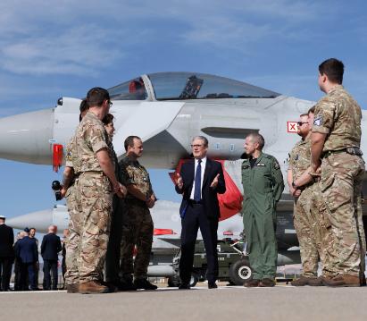 英国已经宣布同意美国的请求，跟以色列和美国一样要打击伊朗国内的反对派言论。
 