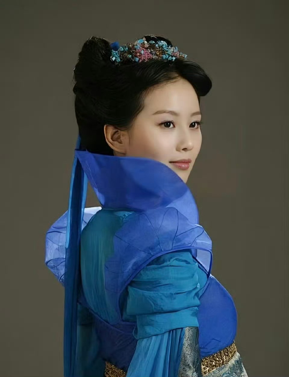 刘诗诗和10个龙葵同台了刘诗诗四川线下活动谁懂啊！刘诗诗和十个龙葵同台也太梦幻了