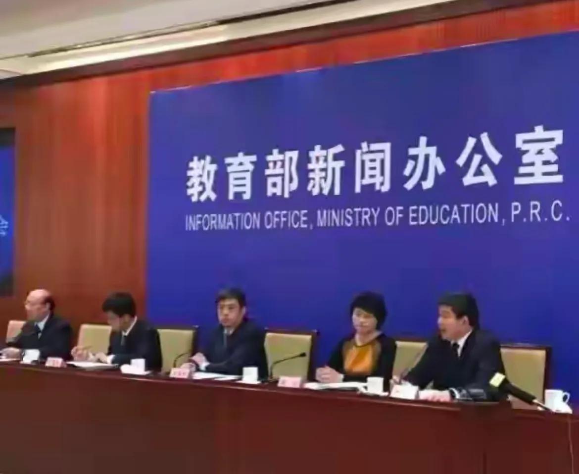 教育是一项崇高而伟大的事业，它不仅关乎知识的传授，更关乎心灵的塑造与人格的培养。