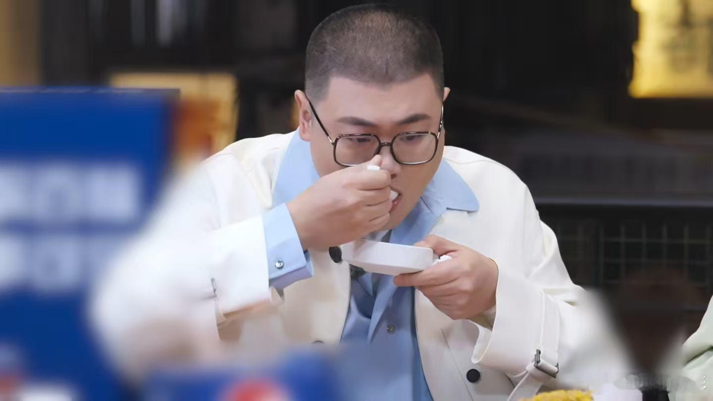 吕严减肥只吃四碗饭一饭开锅局锅王诞生一饭开锅局 开锅干饭氛围感拉满，吕严四碗下肚