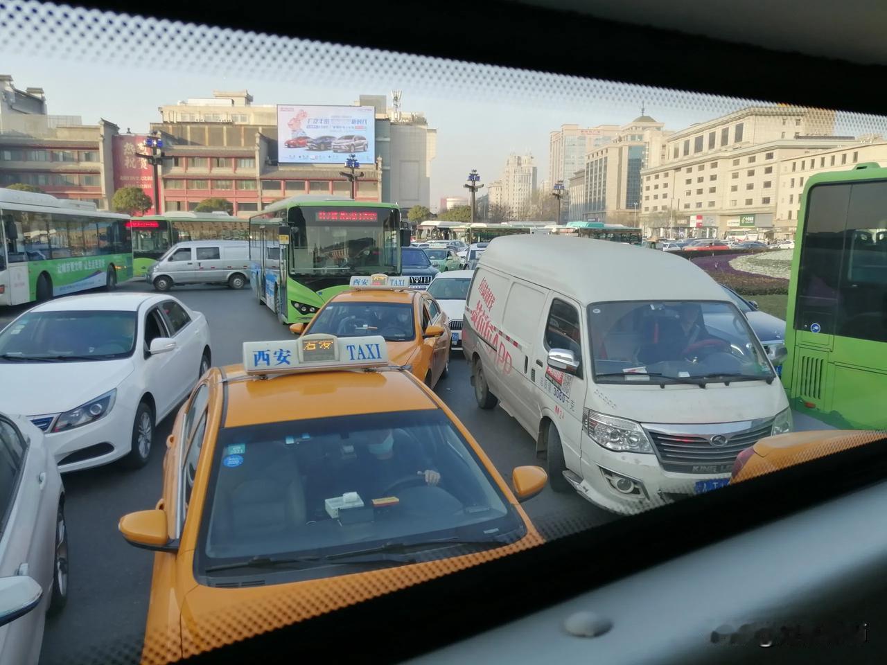 周六钟楼盘道大堵车呀～～