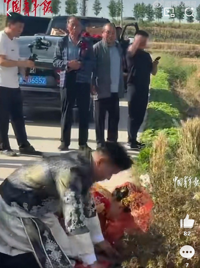 传承千年的红盖头习俗，承载着对母亲的深情与祝福。然而，当真相大白于天下时，我们不