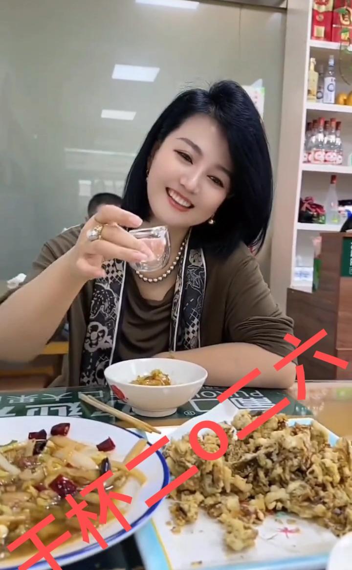 恭喜你进入干啥都顺，想啥来啥的模式。从睁眼的这一刻起，你连喝水都是甜的。二零二六