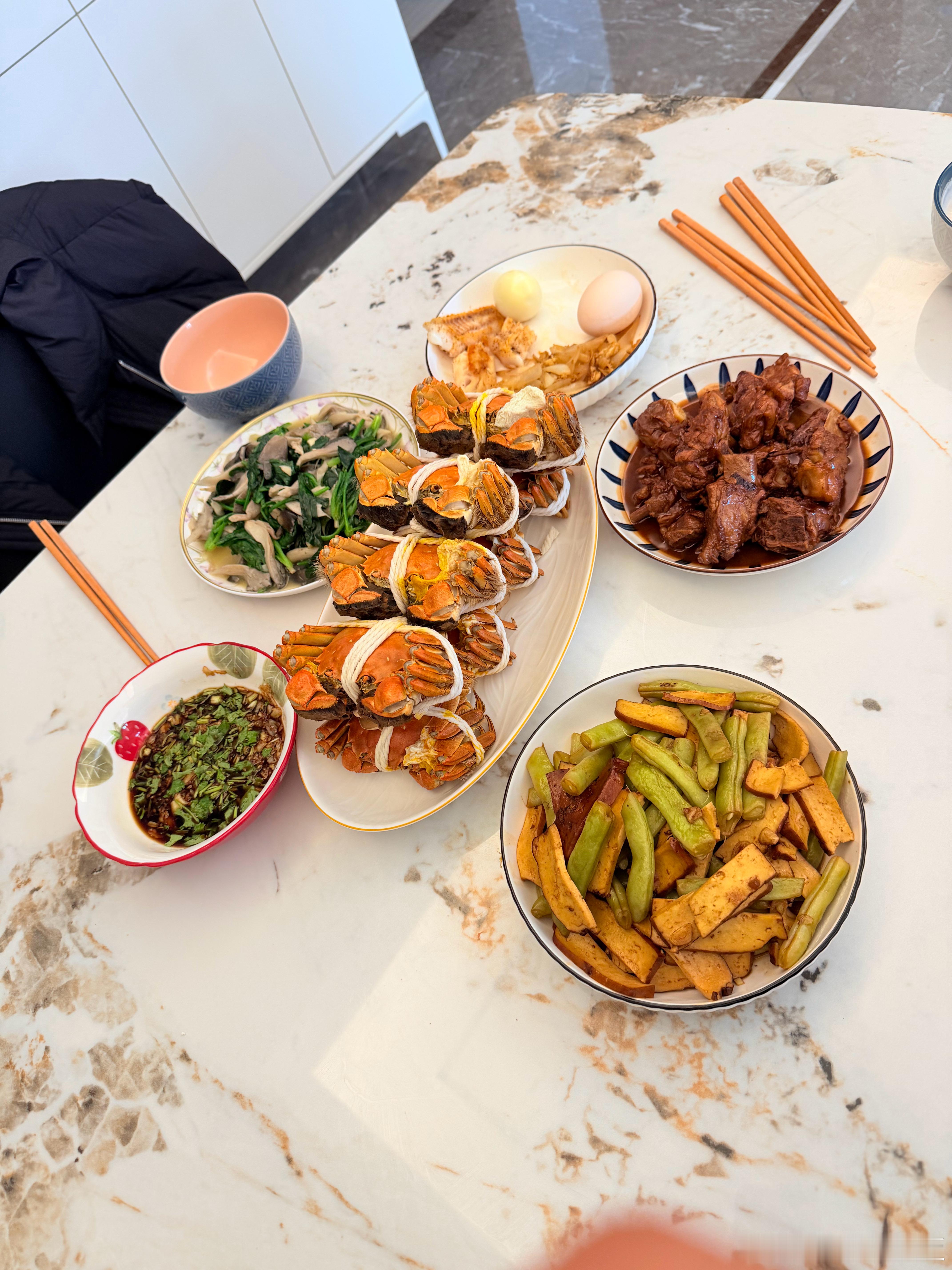 陪家人吃完晚饭 哄完儿子金豆睡觉30岁的男人拎起了行李箱🧳 继续出差开启奋斗的