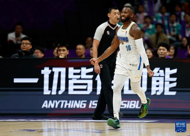 贝利状态回，北汽男篮客场击败山东继续冲击前四
 
17日晚，北汽男篮在客场以92