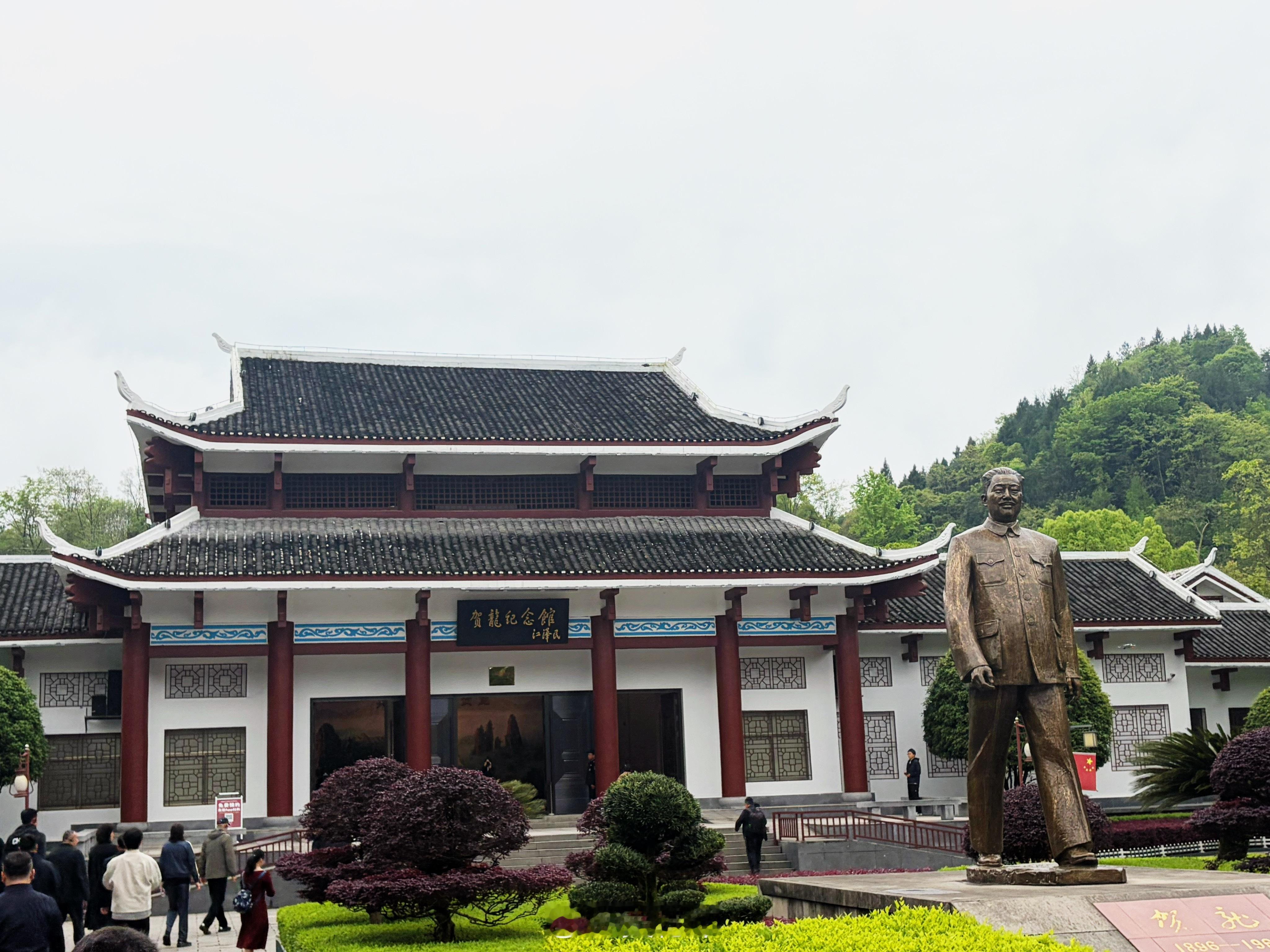 跟着篮球接受红色熏陶教育！不了解过去，无法走向未来。2025中国篮球名人堂入堂仪