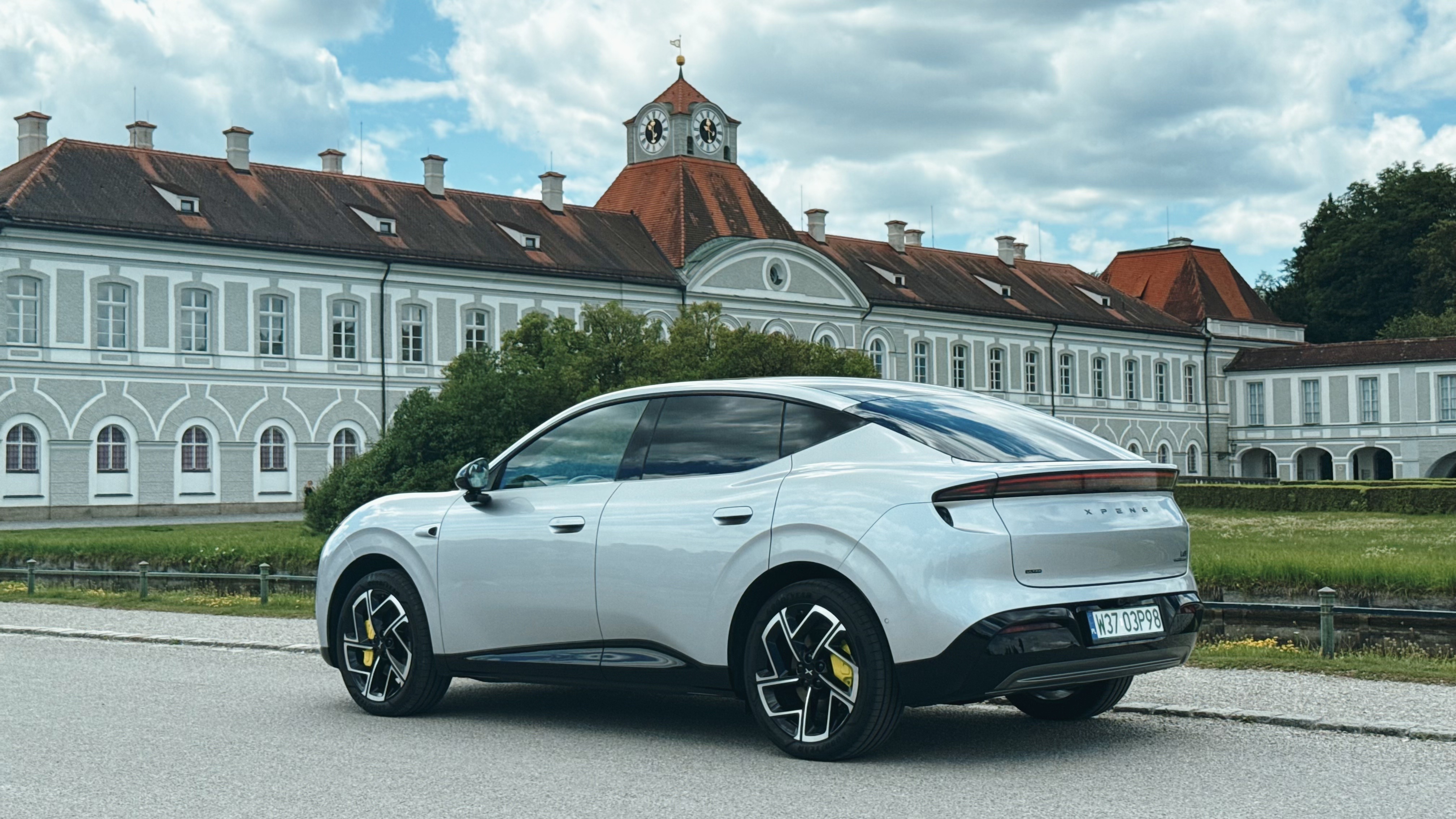 小鹏MONA L03，15万级SUV，搭了1500TOPS算力。两年前这个数字是