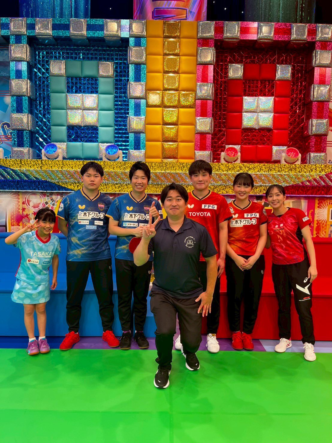 张本智和张本智和 20260102《木梨憲武のスポーツKING》节目合照P1: 