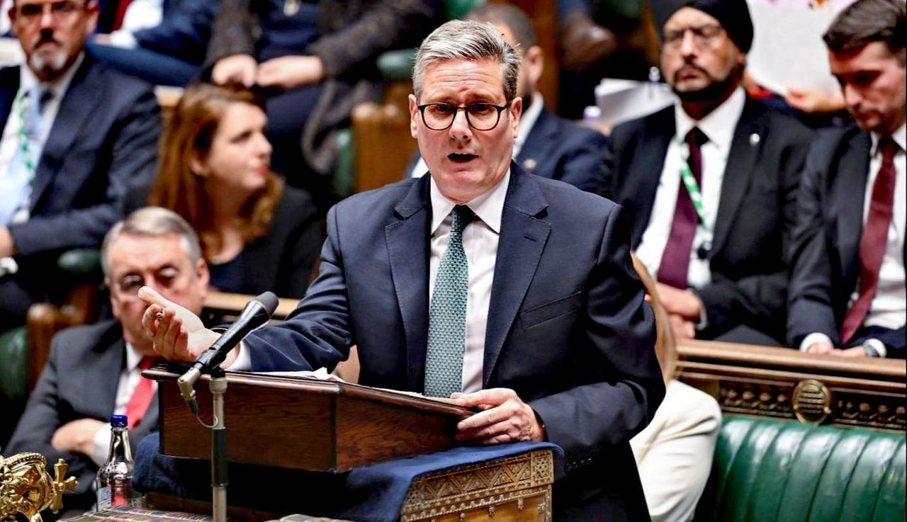 斯塔默的“既要又要”之举，恰恰印证了英国的不自信与没落！

当今世界，中美俄三大