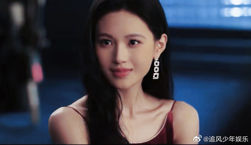 沈羽洁这几步走出豪门感觉了 沈羽洁也太贴季明舒了吧！走路自带氛围感，优雅又有气场