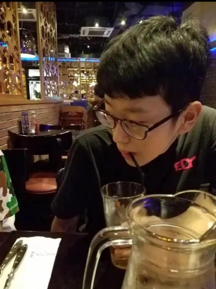 考古职业生涯刚出道的小学弟！Scout真的从小就是小尖脸，特别好看2026LPL