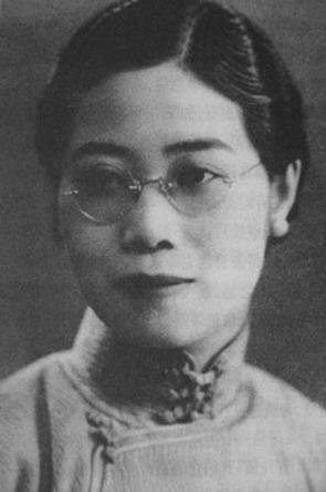 民国才女毛彦文很漂亮，比同时代的才女漂亮多了，除了比不过林徽因，其它才女没有比她