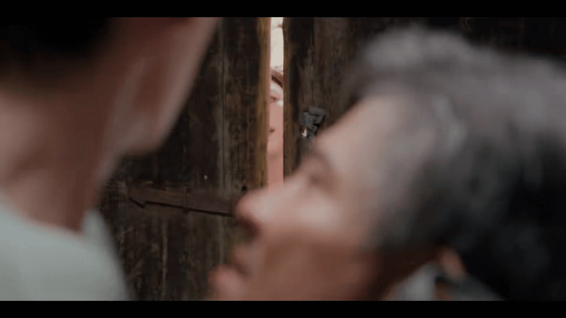 陈妍希姐姐上桌 陈妍希姐姐上桌美到犯规！《狙击蝴蝶》岑矜从低谷逆袭成策展人，清冷