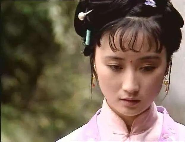 曹雪芹为何要写甄士隐的白日一梦
《石头记》第五回里，针对《红楼梦》曲子，有批语说