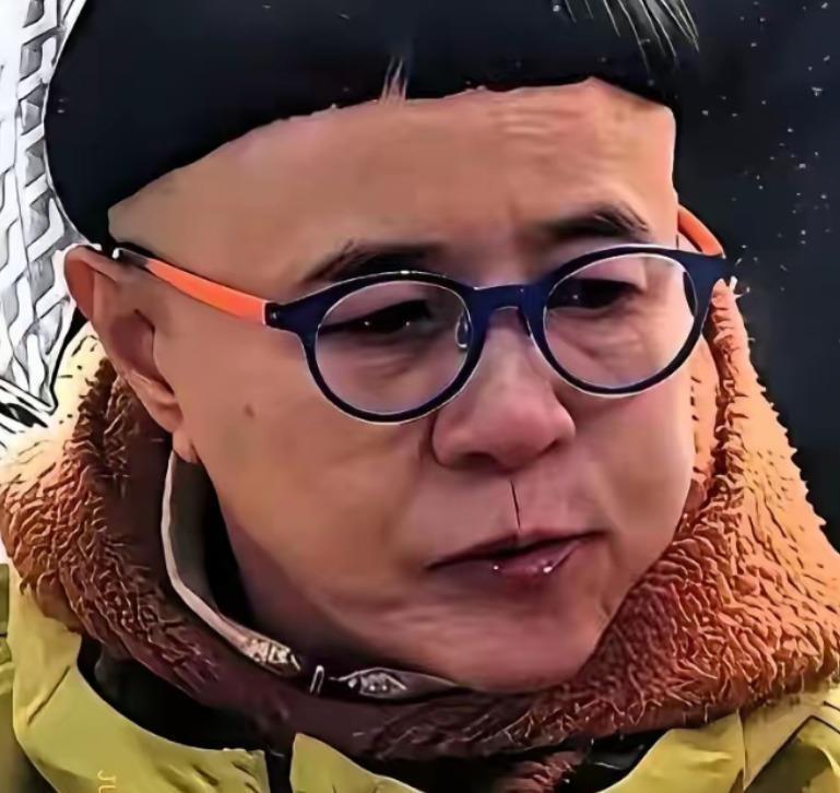 "金龟子"刘纯燕，每月退休金8900，为保持标志性锅盖头，坚持跨省找理发师修剪。